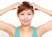 顔だけじゃダメ！？たるみには【頭皮マッサージ】を！
